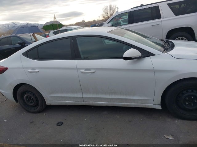 Hyundai ELANTRA SE 2019 5NPD74LF8KH463756 Image 14