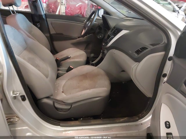 KMHCT4AE6GU998563 Hyundai ACCENT SE