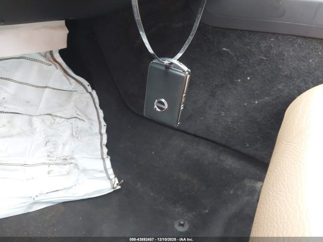 2019 VOLVO XC60 LYV102DK8KB205471 Photo 10