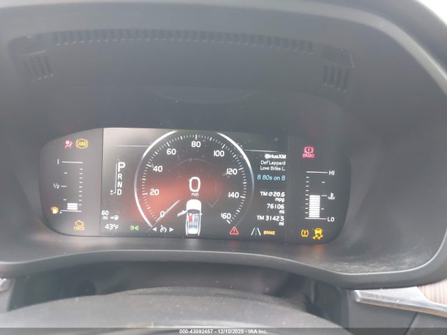 2019 VOLVO XC60 LYV102DK8KB205471 Photo 6