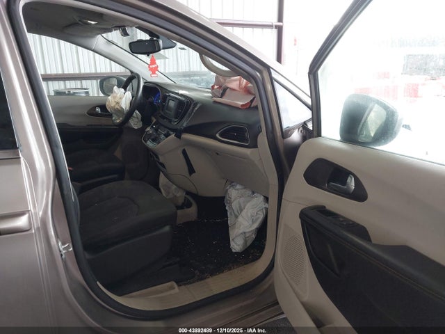 2017 CHRYSLER PACIFICA 2C4RC1CG5HR597774 Photo 4