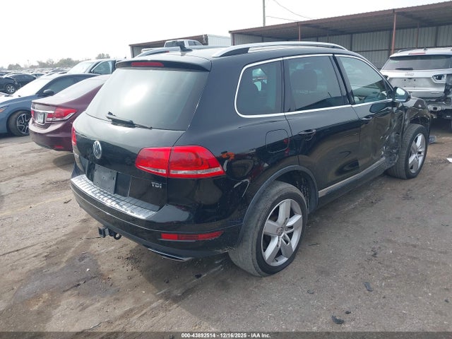 2014 VOLKSWAGEN TOUAREG WVGEP9BP3ED009139 Photo 3