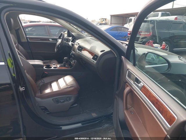 2014 VOLKSWAGEN TOUAREG WVGEP9BP3ED009139 Photo 4