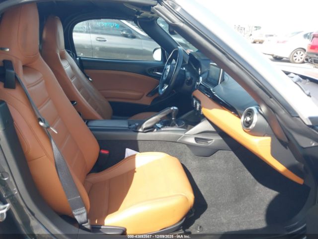 2018 FIAT 124 SPIDER JC1NFAEK7J0138167 Photo 4