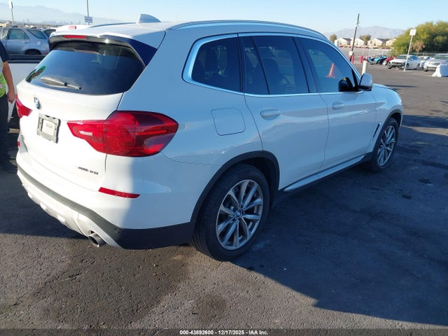 2019 BMW X3 5UXTR7C50KLF23590 Photo 3