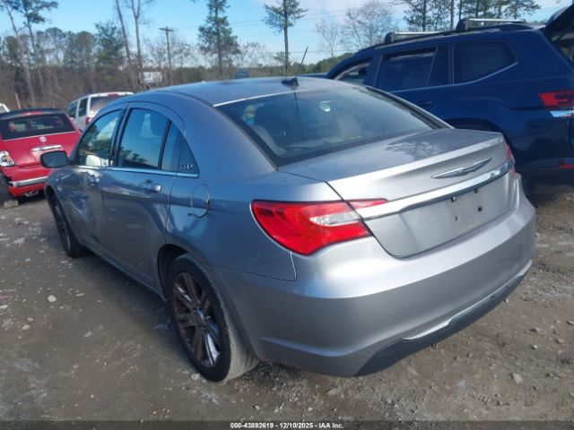 2013 CHRYSLER 200 1C3CCBBB4DN587928 Photo 2