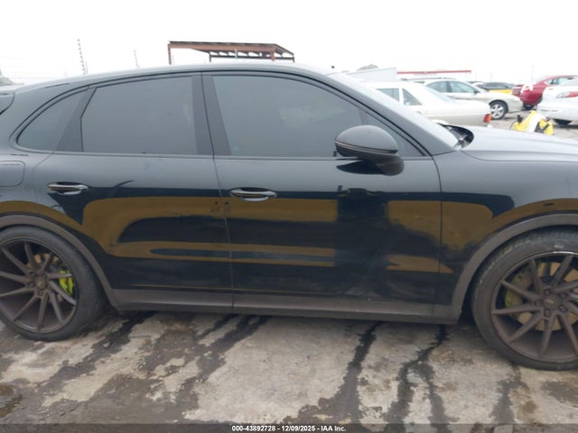 WP1AA2AY7NDA02330 Porsche Cayenne Platinum Edition