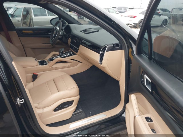 2022 PORSCHE CAYENNE WP1AA2AY7NDA02330 Photo 4
