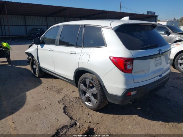 2021 HONDA PASSPORT 5FNYF7H21MB013475 Photo 2