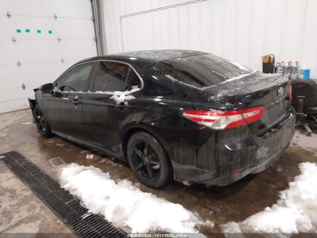 2018 TOYOTA CAMRY JTNB11HK8J3008201 Photo 2