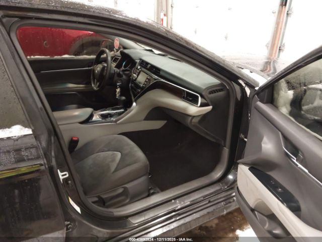 2018 TOYOTA CAMRY JTNB11HK8J3008201 Photo 4