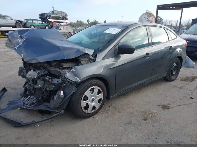 Ford FOCUS S 2018 1FADP3E22JL230895 Image 2