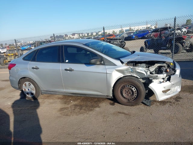 Ford FOCUS S 2016 1FADP3E26GL209346 Image 13