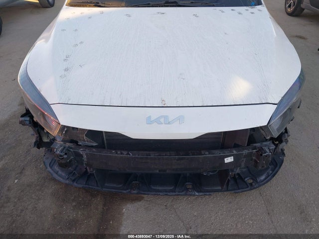 3KPF24AD7NE440048 KIA Forte Lxs