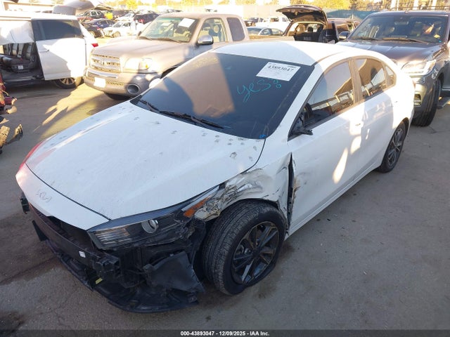 3KPF24AD7NE440048 KIA Forte Lxs