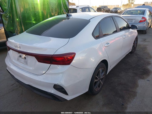 3KPF24AD7NE440048 KIA Forte Lxs