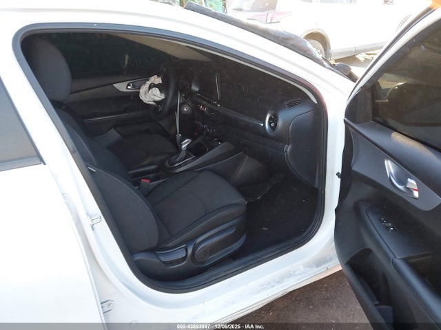 3KPF24AD7NE440048 KIA Forte Lxs