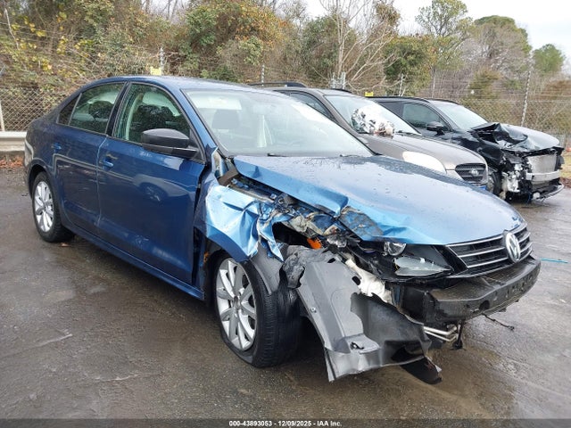 2015 Volkswagen Jetta 1.8t Se მანქანა იყიდება აუქციონზე, vin: 3VWD17AJ8FM257800, აუქციონის ნომერი: 43893053