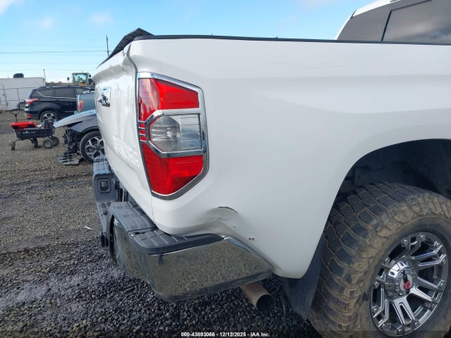 Toyota TUNDRA DOU 2015 5TFUM5F18FX059316 Image 28