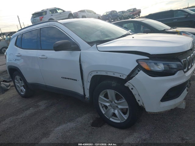 2022 Jeep Compass Latitude Fwd მანქანა იყიდება აუქციონზე, vin: 3C4NJCBB7NT145792, აუქციონის ნომერი: 43893201
