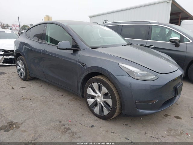 2023 TESLA MODEL Y 7SAYGDEE6PF742993 Photo 0