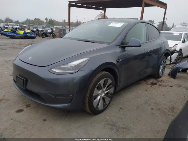 2023 TESLA MODEL Y 7SAYGDEE6PF742993 Photo 1