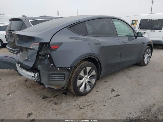 2023 TESLA MODEL Y 7SAYGDEE6PF742993 Photo 3