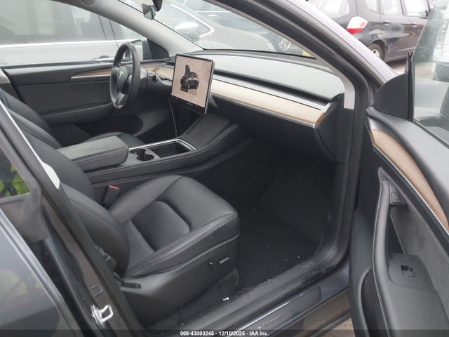 2023 TESLA MODEL Y 7SAYGDEE6PF742993 Photo 4