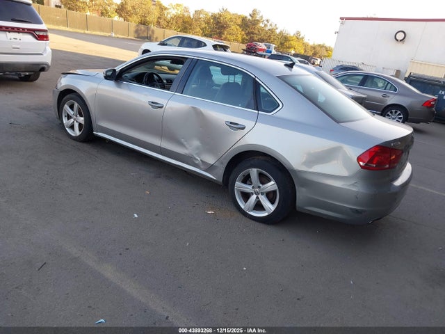 Продаж на аукціоні авто 2014 Volkswagen Passat 1.8t Se, vin: 1VWBT7A33EC108391, номер лоту: 43893268