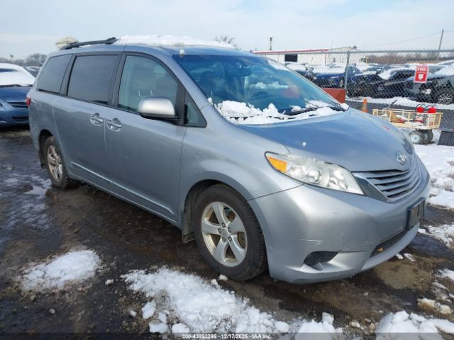2017 TOYOTA SIENNA 5TDKZ3DC5HS792501