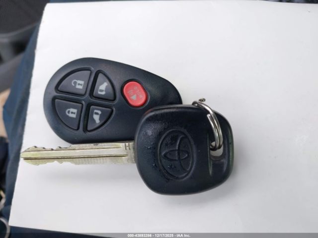 2017 TOYOTA SIENNA 5TDKZ3DC5HS792501 Photo 10