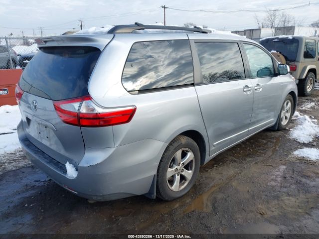 2017 TOYOTA SIENNA 5TDKZ3DC5HS792501 Photo 3