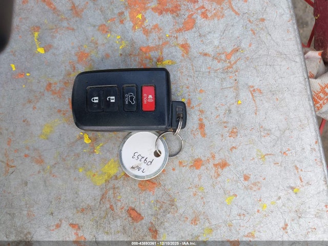 Продажа на аукционе авто 2016 Toyota Rav4 Hybrid Limited, vin: JTMDJREV4GD010945, номер лота: 43893361