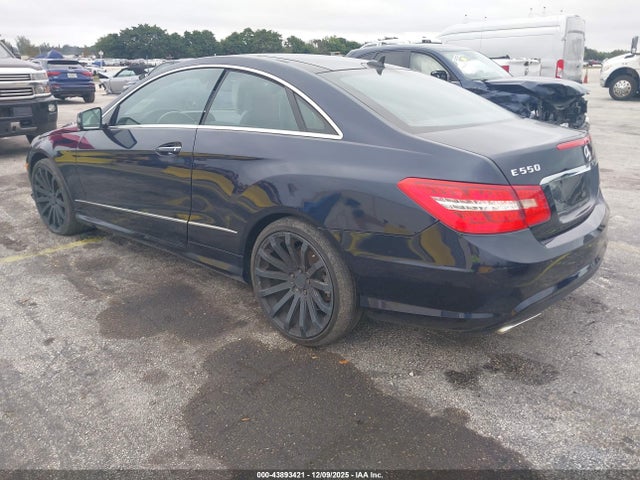 2012 MERCEDES-BENZ E 550 WDDKJ7DB1CF154668 Photo 2