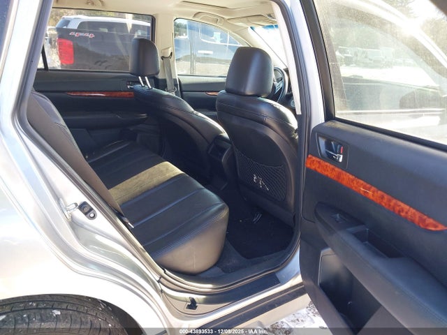 43893533 :رقم المزاد ، 4S4BRBLC6A3380750 vin ، 2010 Subaru Outback 2.5i Limited مزاد بيع
