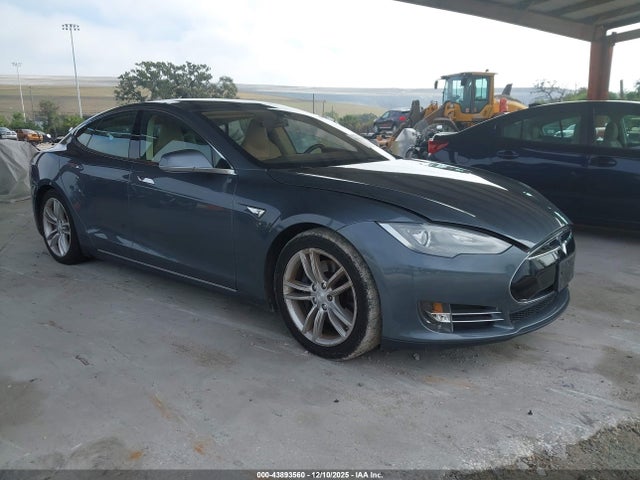 2013 TESLA MODEL S 5YJSA1CN7DFP05324 Photo 0