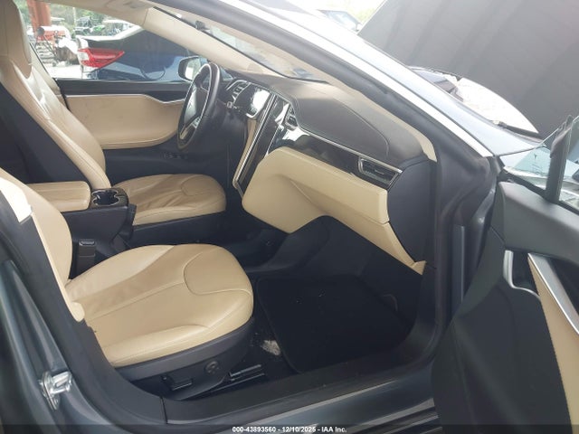 2013 TESLA MODEL S 5YJSA1CN7DFP05324 Photo 4