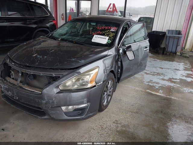 Nissan Altima 2.5 S 2015 1N4AL3AP7FC457152 Image 2