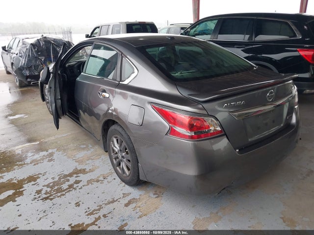 Nissan Altima 2.5 S 2015 1N4AL3AP7FC457152 Image 3