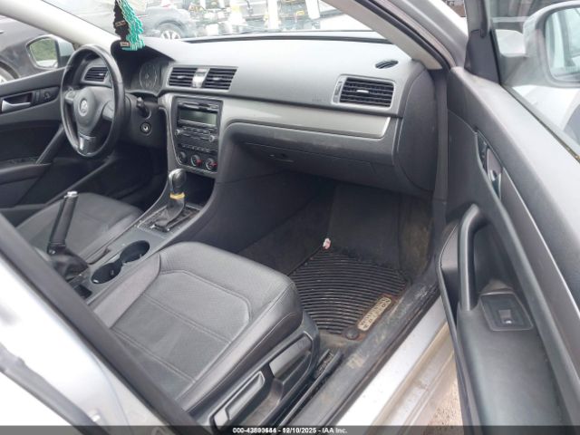 2015 VOLKSWAGEN PASSAT 1VWAT7A36FC060267 Photo 4