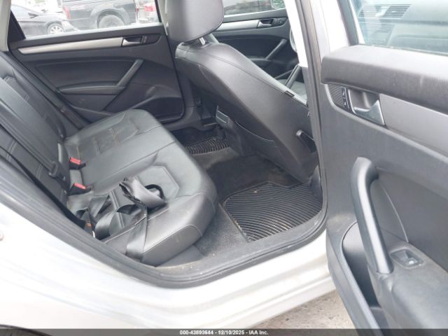 2015 VOLKSWAGEN PASSAT 1VWAT7A36FC060267 Photo 7