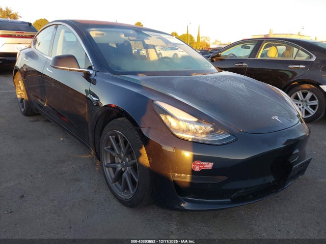 2018 TESLA MODEL 3 5YJ3E1EAXJF070985 Photo 0
