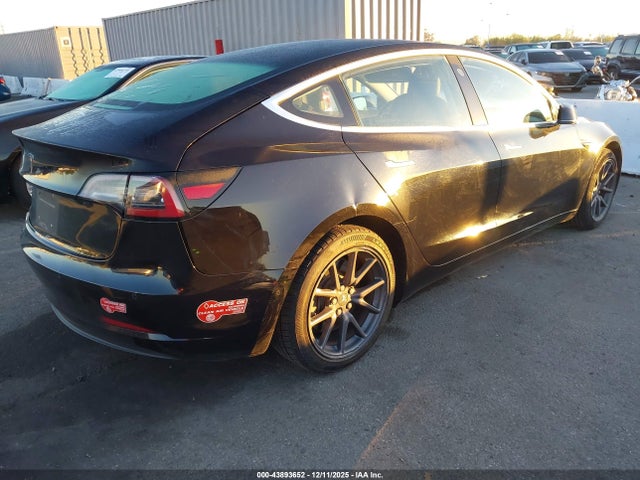 2018 TESLA MODEL 3 5YJ3E1EAXJF070985 Photo 3