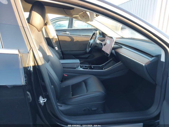 2018 TESLA MODEL 3 5YJ3E1EAXJF070985 Photo 4
