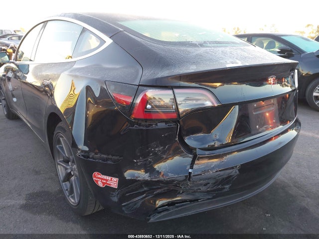 2018 TESLA MODEL 3 5YJ3E1EAXJF070985 Photo 5