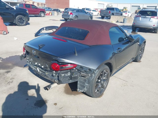 43893654 :رقم المزاد ، JM1NDAC73J0205354 vin ، 2018 Mazda Mx-5 Miata Club مزاد بيع