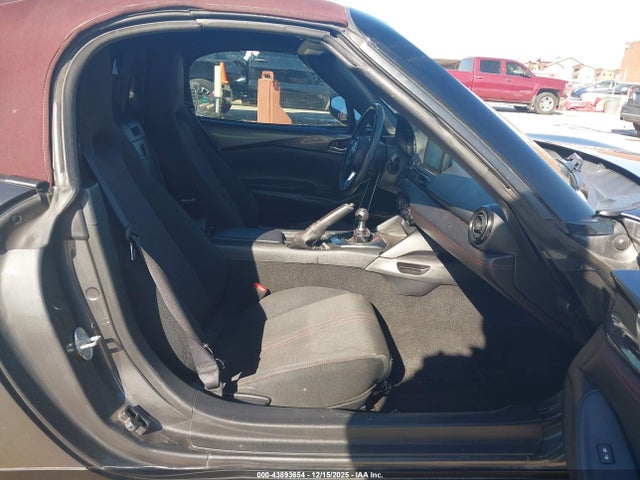 43893654 :رقم المزاد ، JM1NDAC73J0205354 vin ، 2018 Mazda Mx-5 Miata Club مزاد بيع