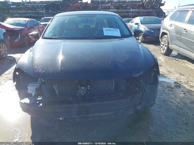 1VWBA7A35JC023164 Volkswagen Passat 2.0t Se