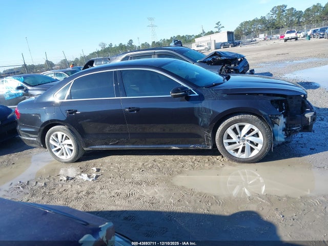 1VWBA7A35JC023164 Volkswagen Passat 2.0t Se
