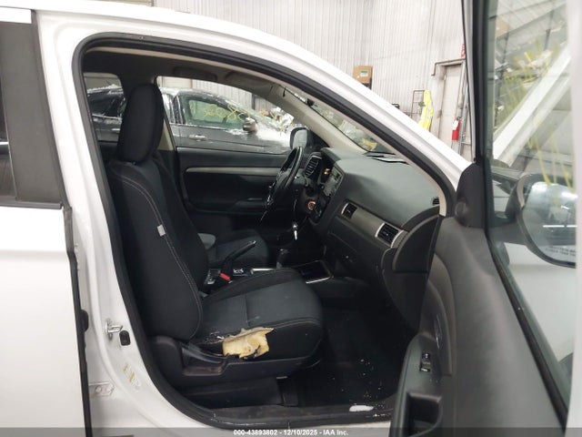 2017 MITSUBISHI OUTLANDER JA4AZ2A3XHZ018120 Photo 4